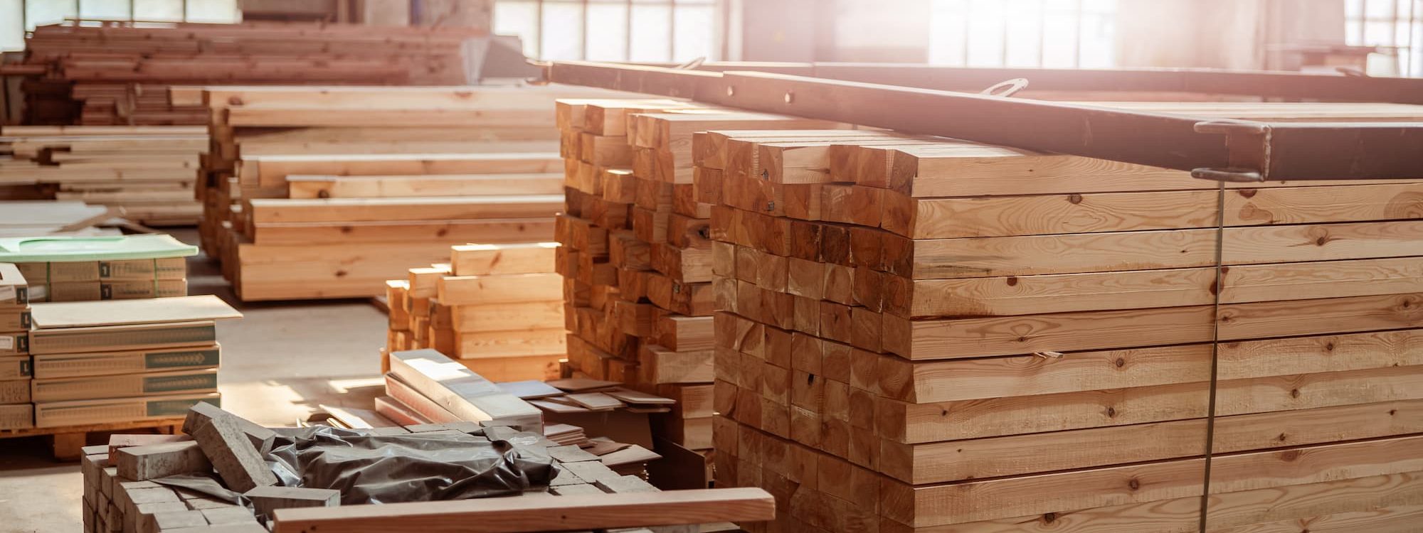 Quel bois massif choisir pour une maison &agrave; ossature bois cl&eacute; en main : &eacute;pic&eacute;a ou pin du nord ? Strasbourg